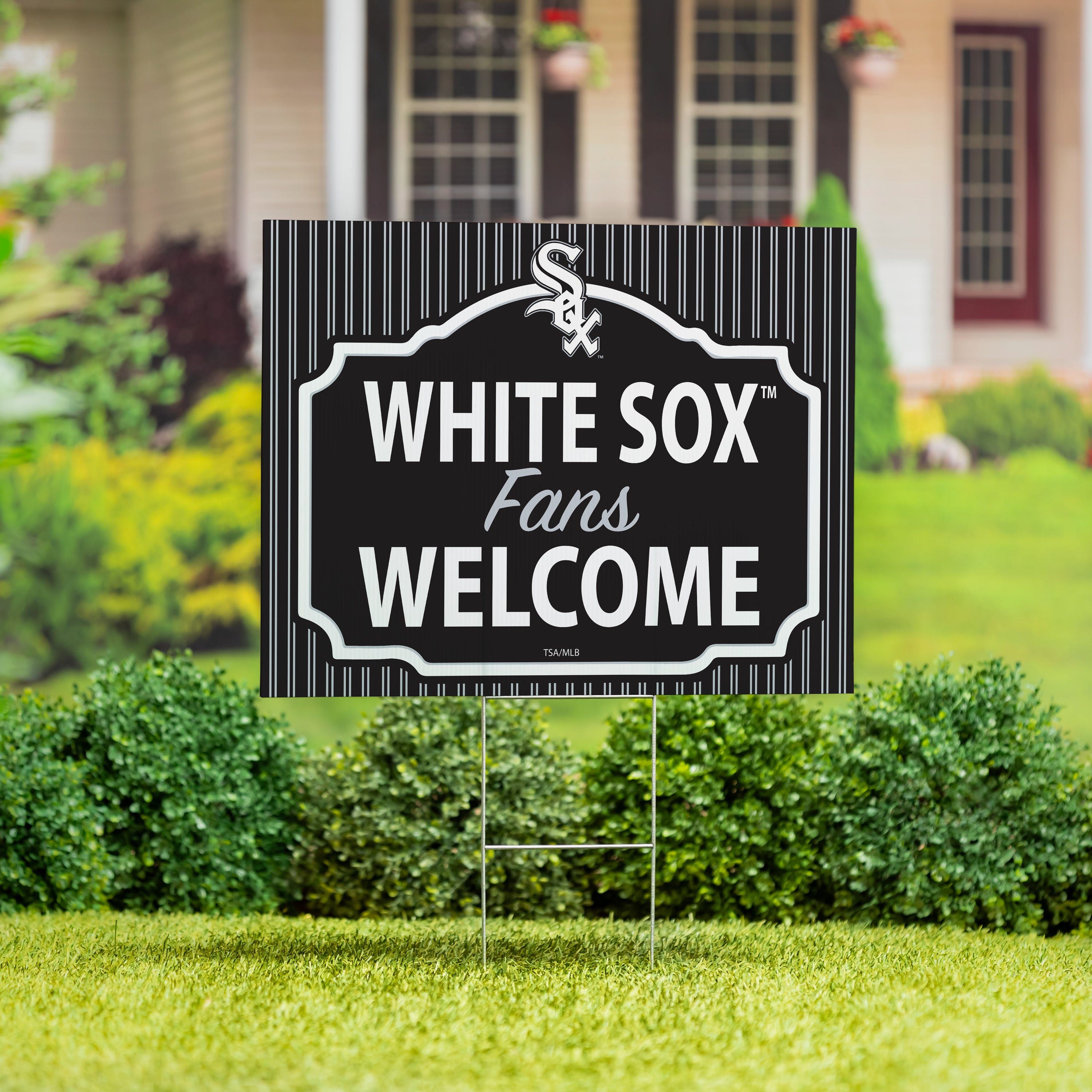 Chicago White Sox Coroplast Yard Sign, "Fans Welcome"