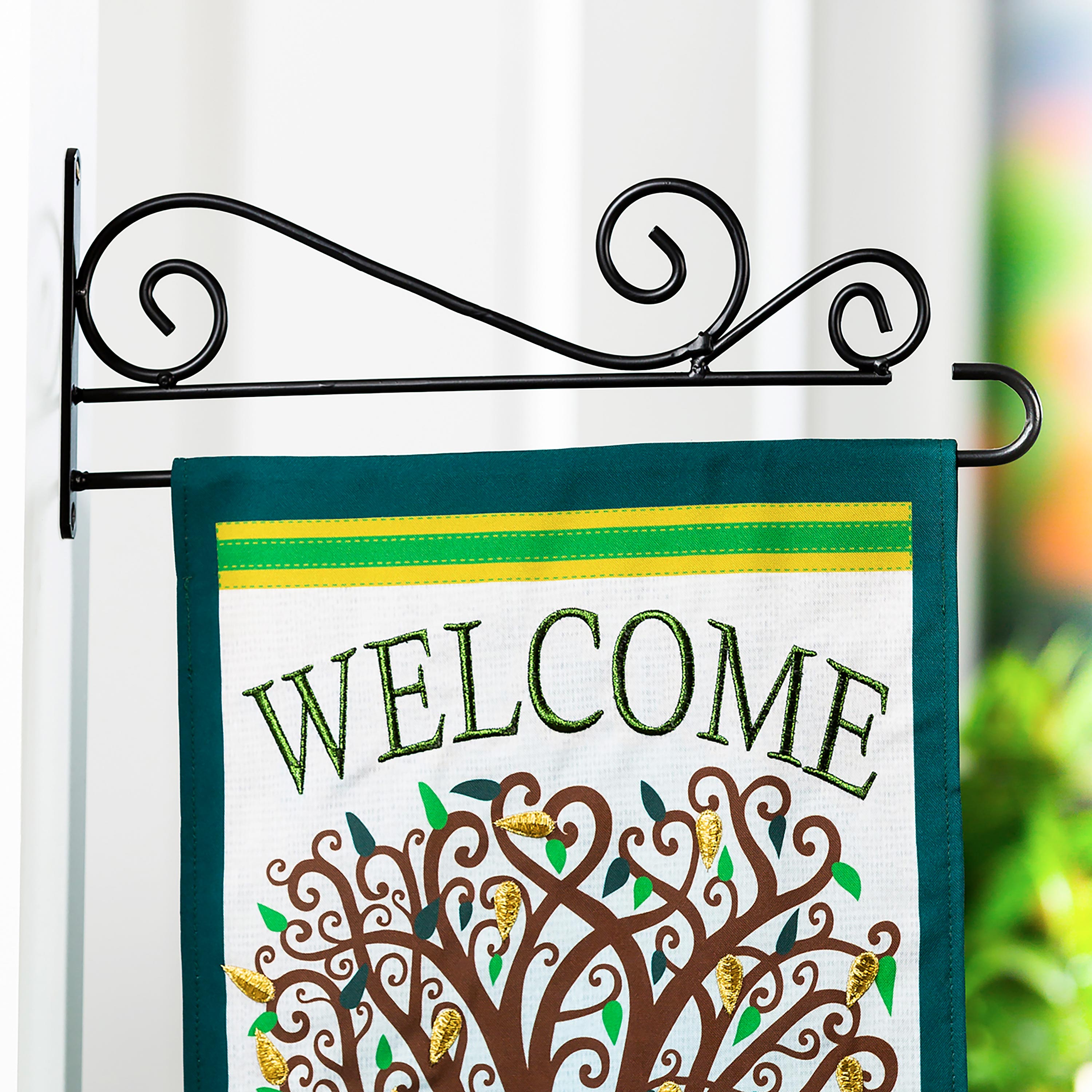 Swirl Wall-Mount Garden Flag Hanger