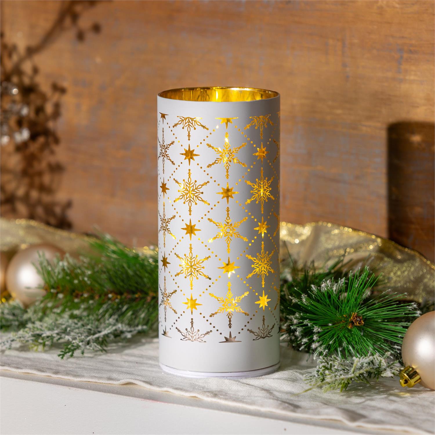 Pearl & Pine LED Glass, Snowflakes, 8"H