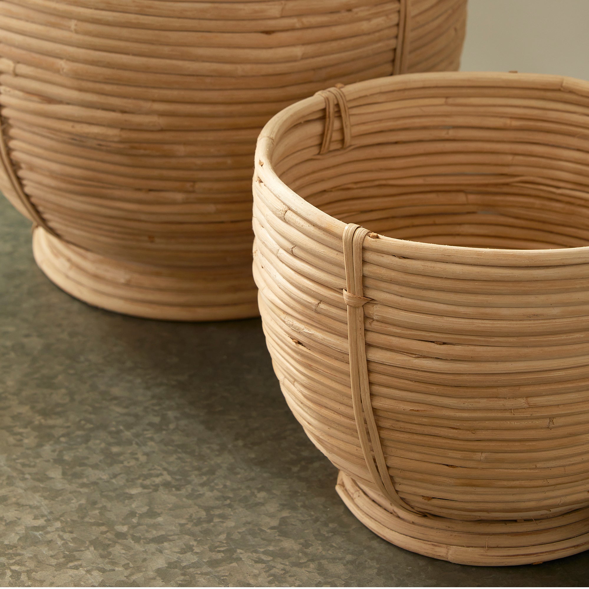 CANE RATTAN DECORATIVE FOOTED BOWLS, SET OF 2 - view 5