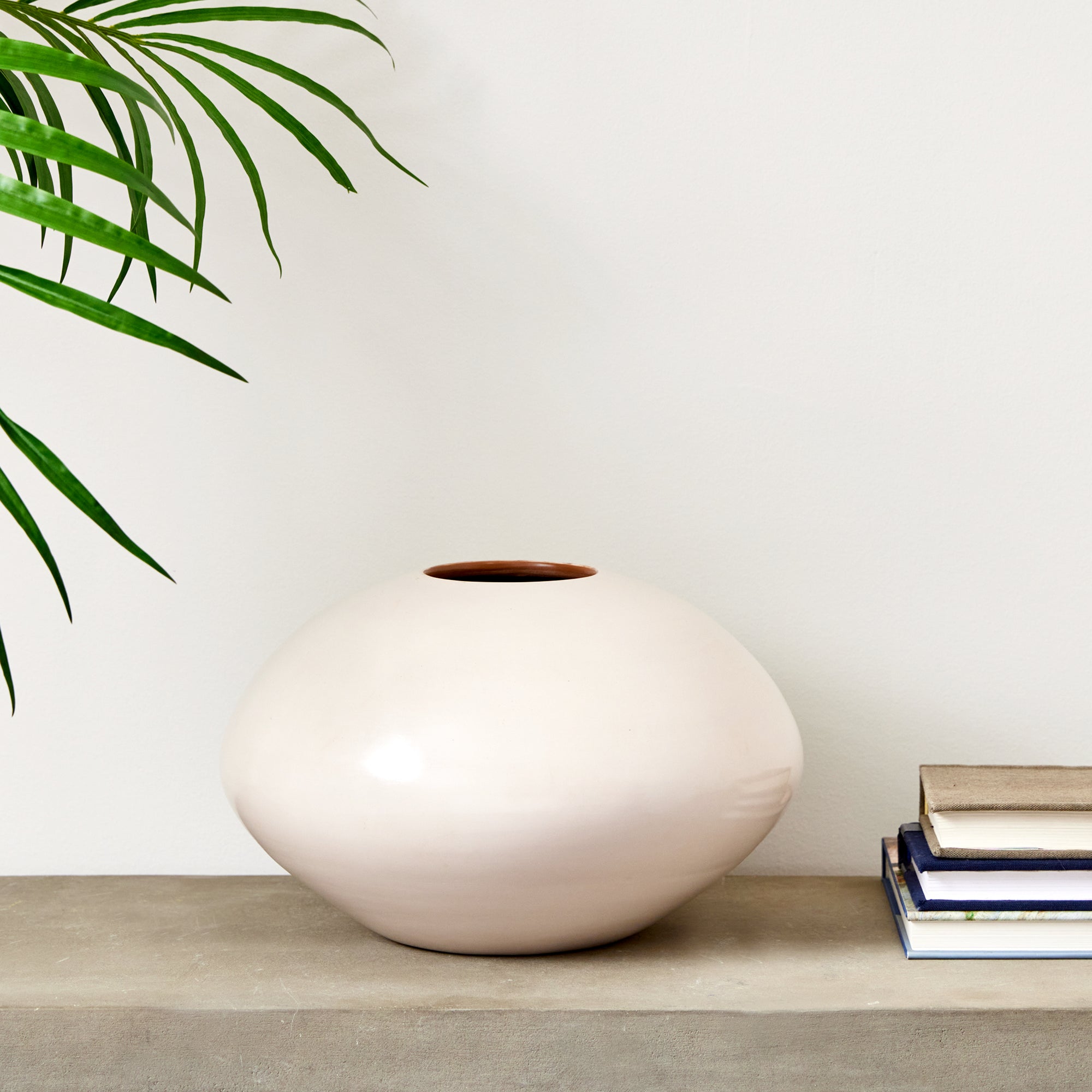 Lucela Vase Short - View 4