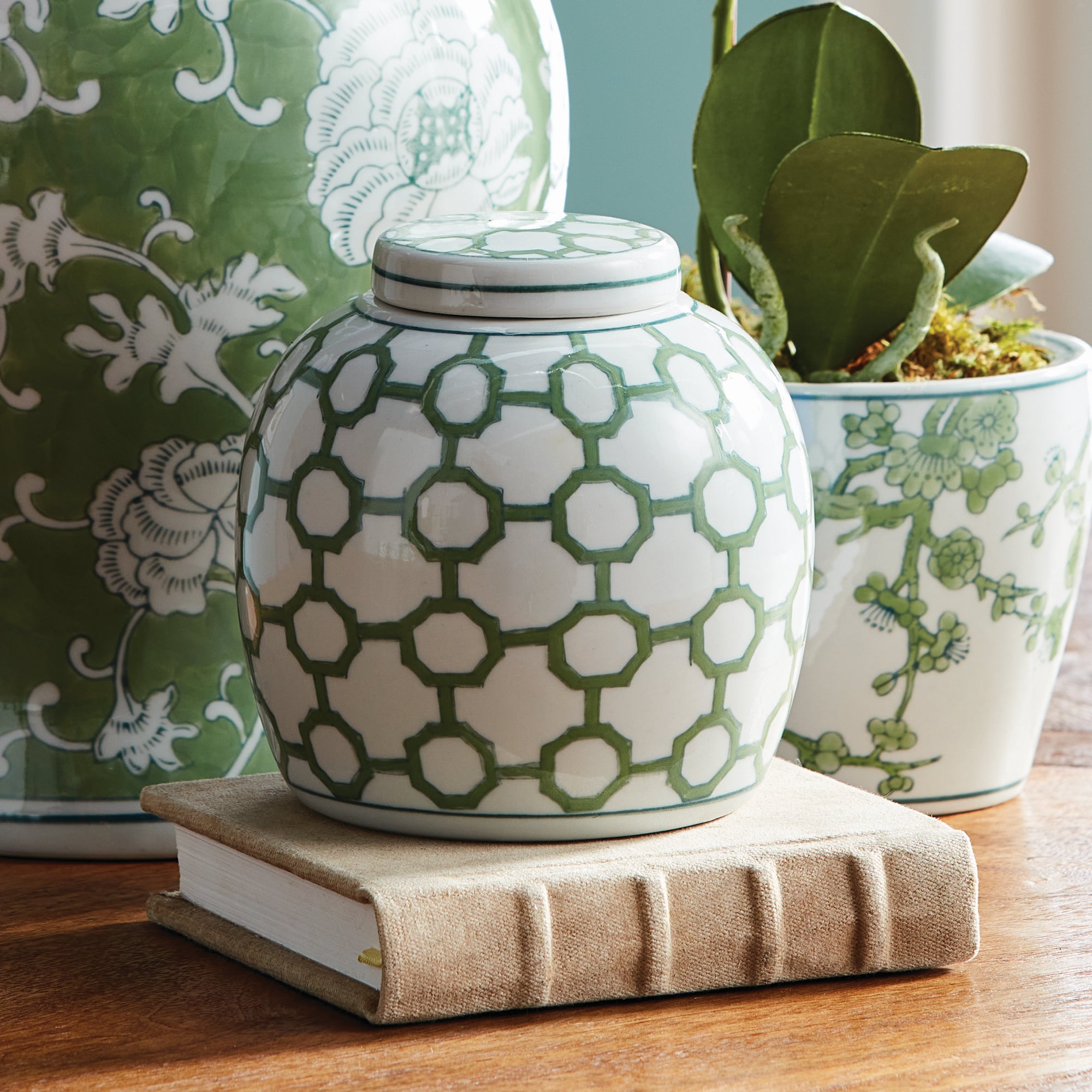 IMPERIAL LINK LIDDED JAR - view 4