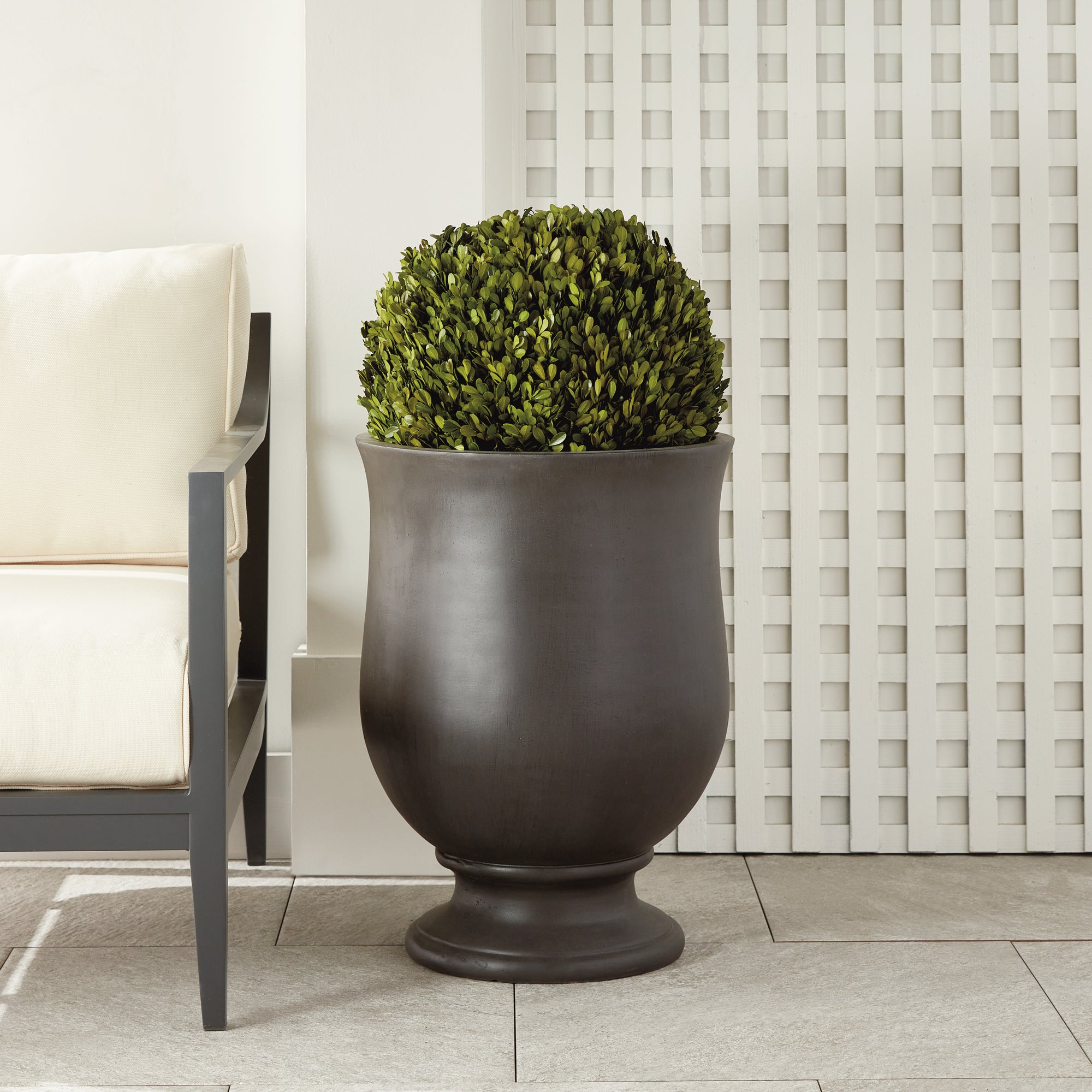 FIBRECLAY JOSIE ROUND FOOTED PLANTER - view 6