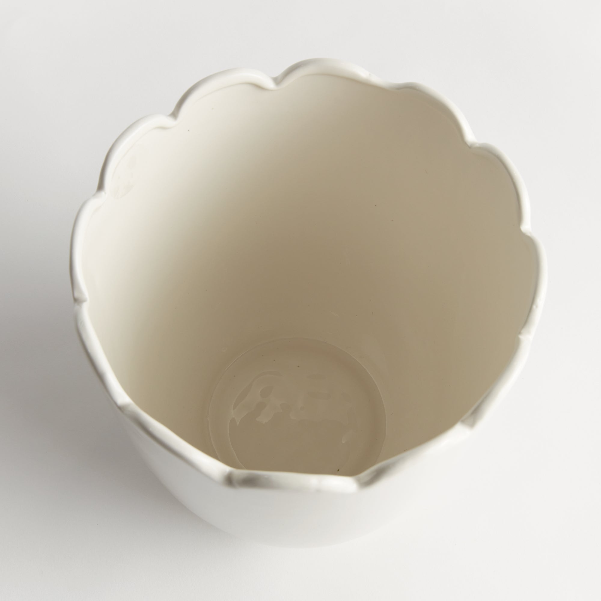 MIRABELLE SCALLOPED EDGE CACHEPOT - view 3