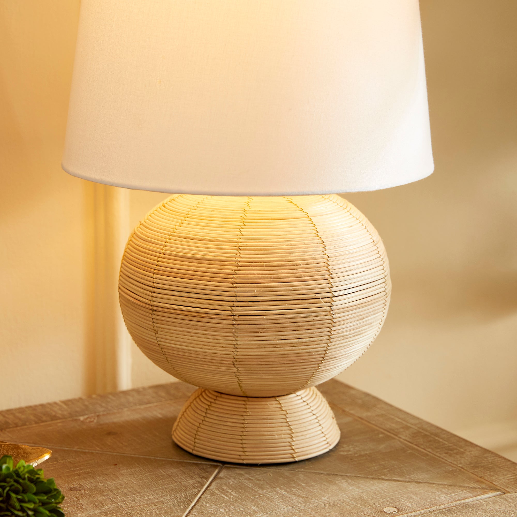 Maye Hourglass Lamp - View 4