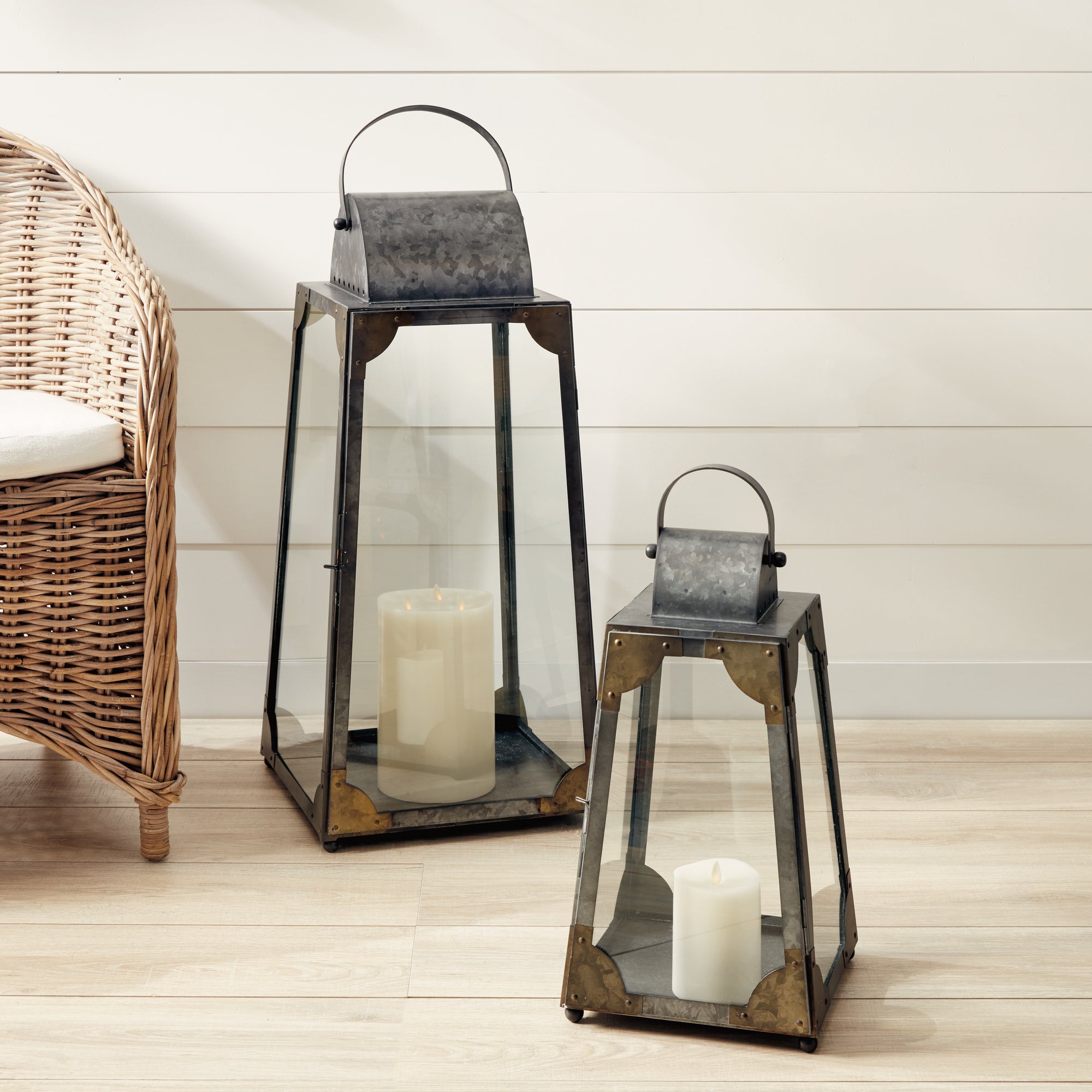 Madera Outdoor Lantern Large - View 8