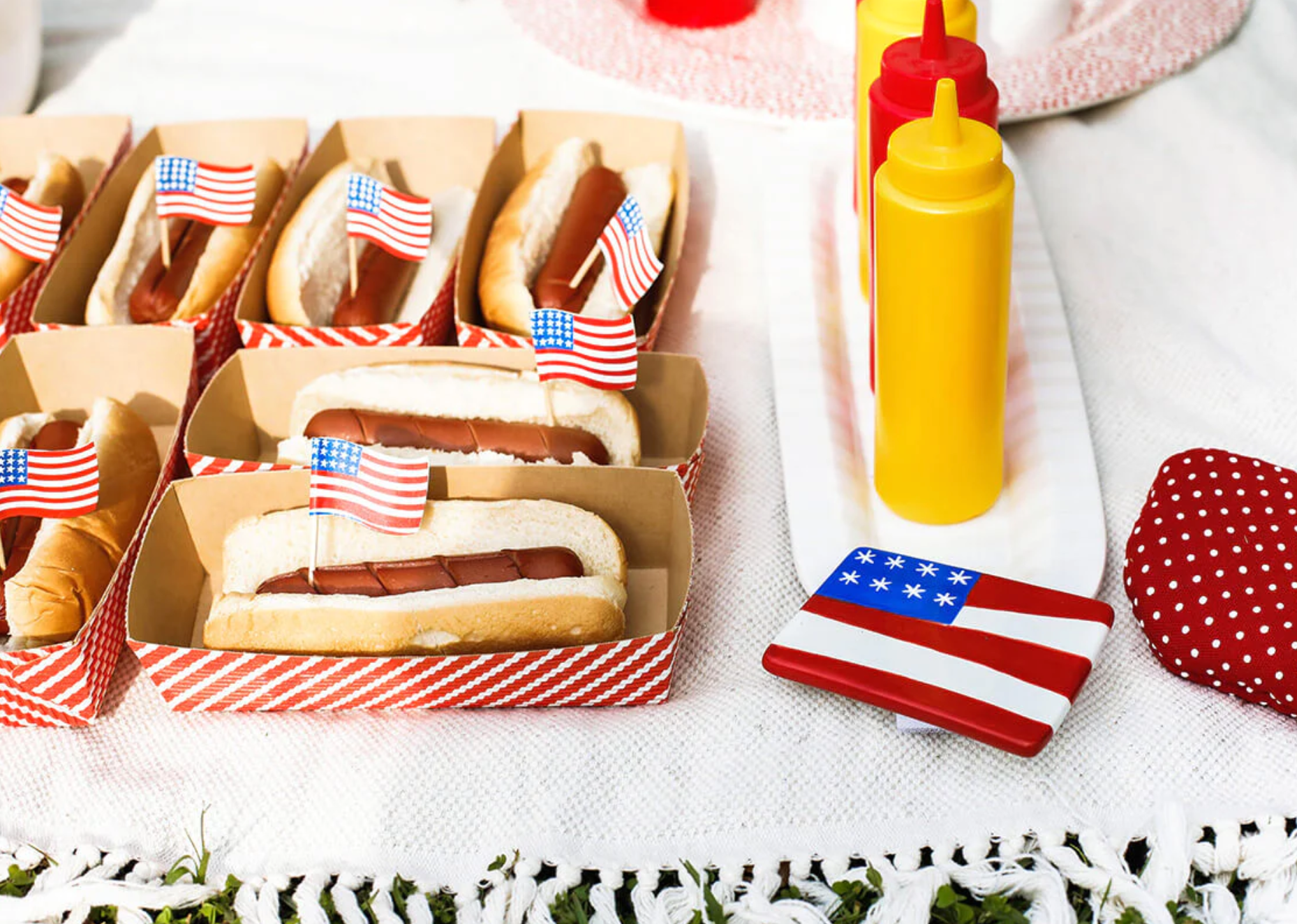 HAPPY EVERYTHING FLAG MINI ATTACHMENT - A. Dodson's