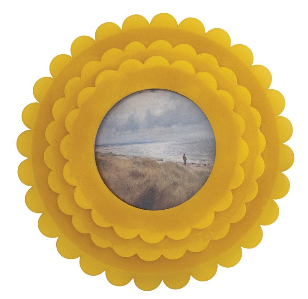 Resin Scalloped Photo Frame, 2 Colors (Holds 4" x 4" Photo)