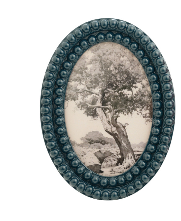 Oval Resin Bobbin Photo Frame, 2 Colors (Holds 4" x 6" Photo) (Hangs or Sits)