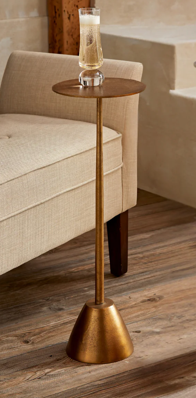 AUSTIN COCKTAIL TABLE MEDIUM