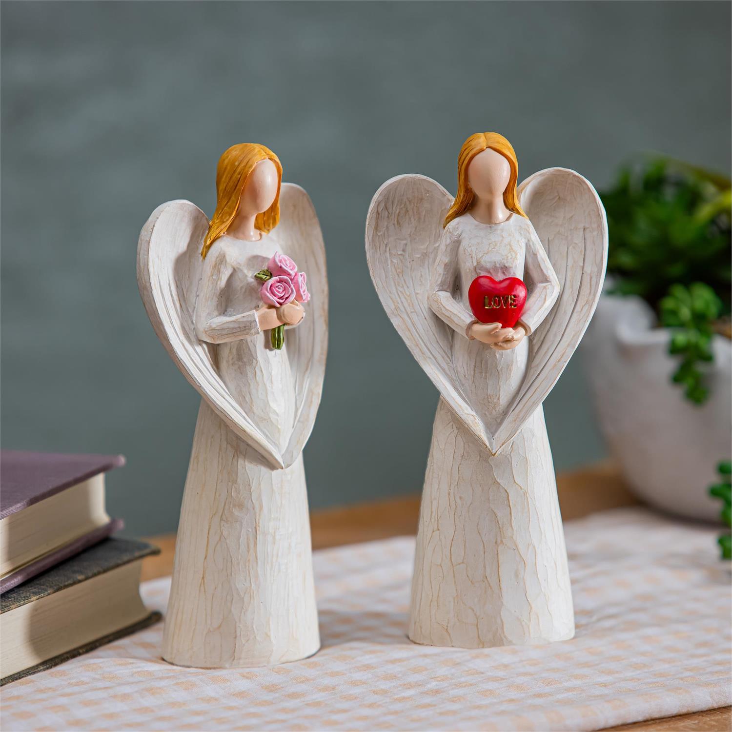 Resin Angel wit Icon, 7.25"H