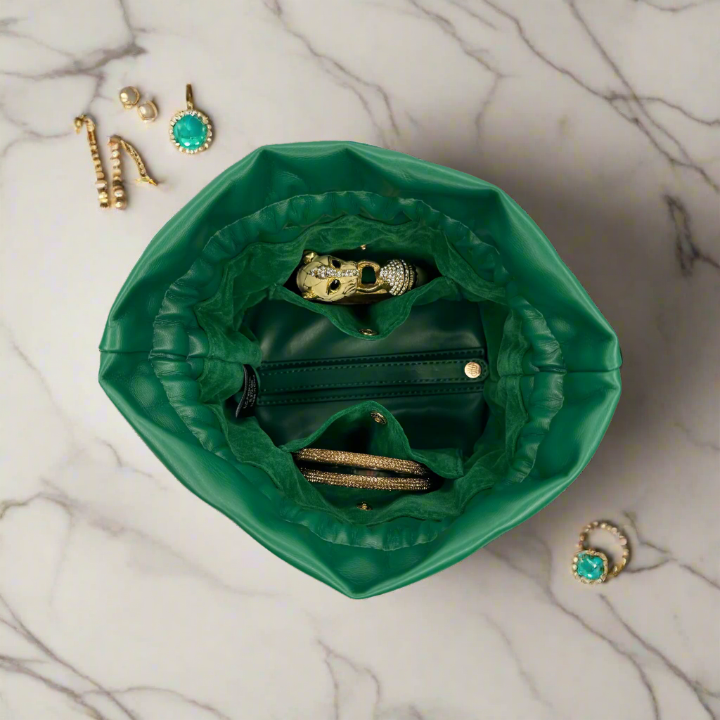 Oprah's Favorite Things 2021 - Ultra Jewelry Case - Emerald Velvet