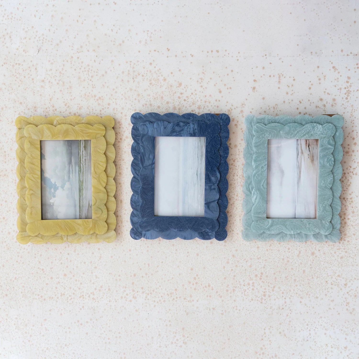 Scalloped Photo Frame, 2-Layer holds 4" x 6" photo