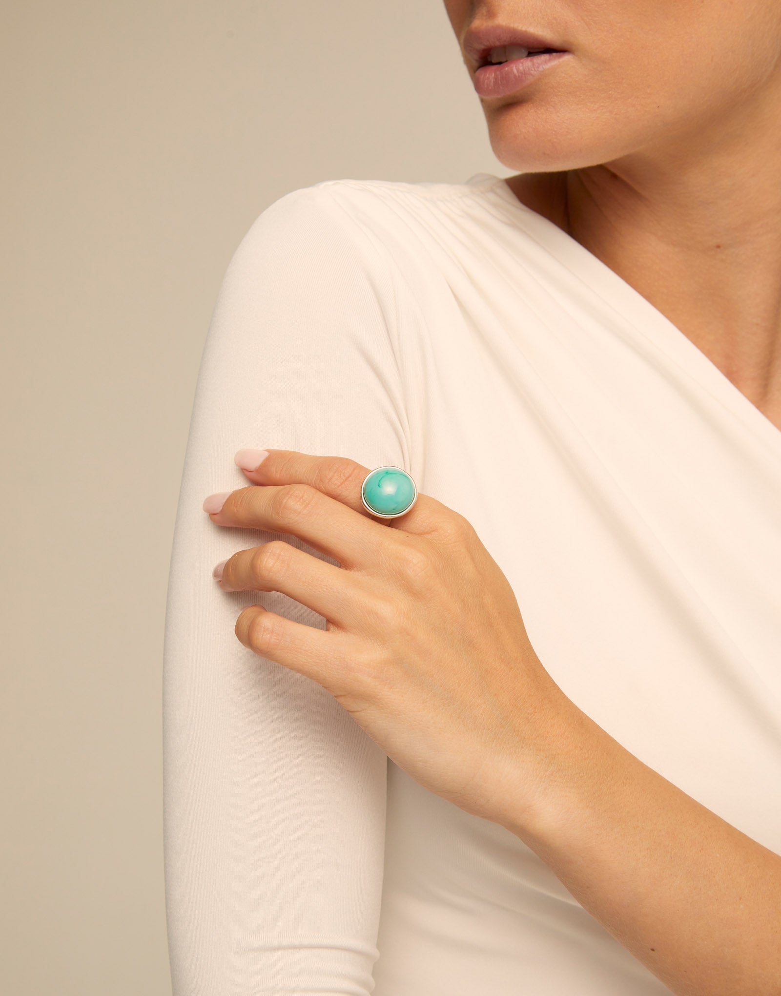 TURQUOISE FLASHY RING BY UNO DE 50 - A. Dodson's